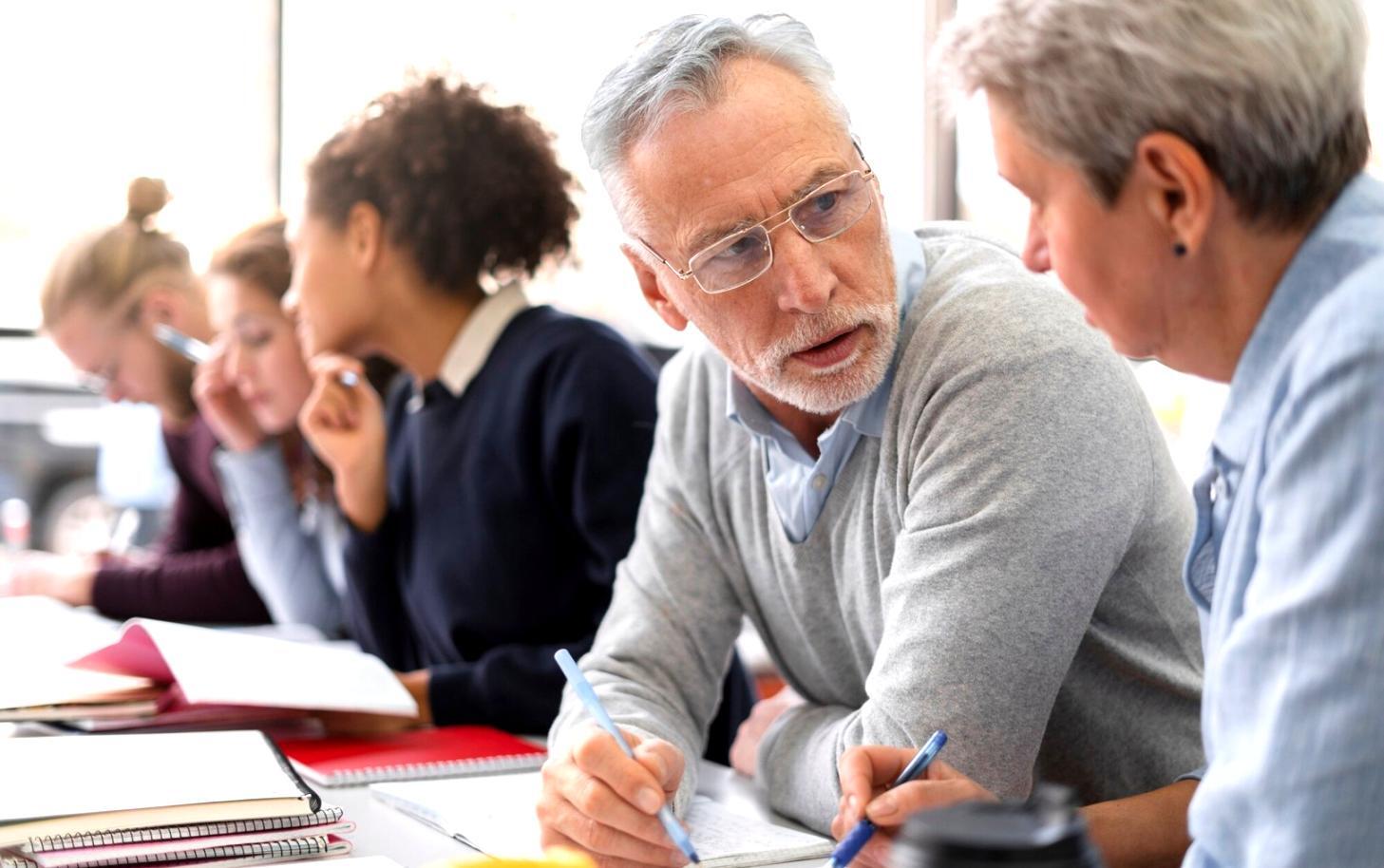 Momento di formazione pratica nel nostro centro, dove i partecipanti sviluppano competenze comunicative attraverso esercizi collaborativi